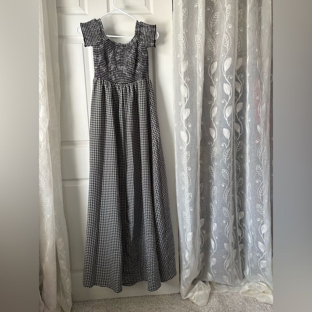 New NWT Lulus Gingham Smocked Maxi Dress off the shoulder side pockets size M - Picture 3 of 10